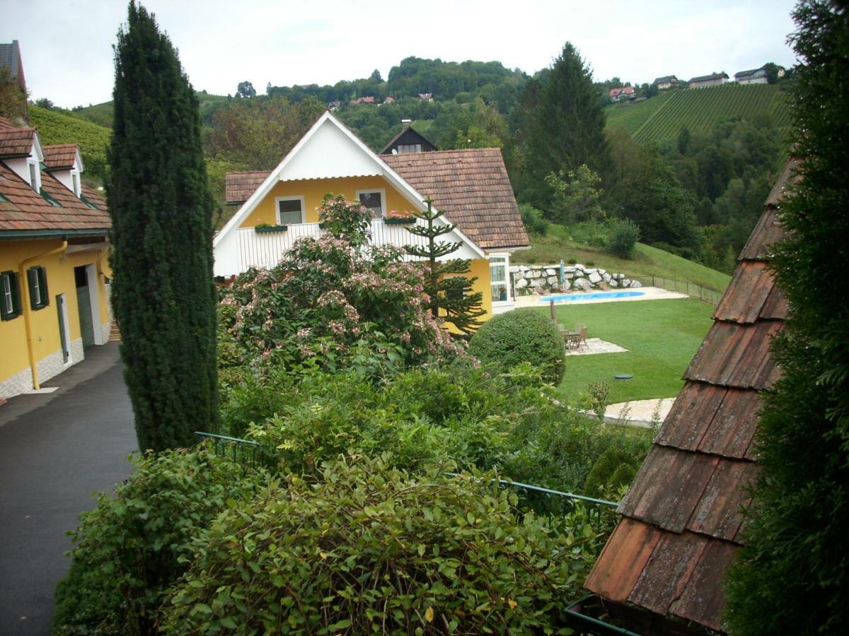 Gaestehaus Maxltoni Kitzeck im Sausal Exterior photo